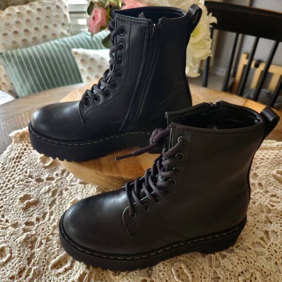 Steve Madden Women's Bettyy1 Combat Side-Zip and Lace-up Boot size 8 - Picture 6 of 9